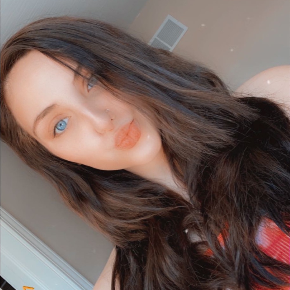 Meet your Posher, Mikaela